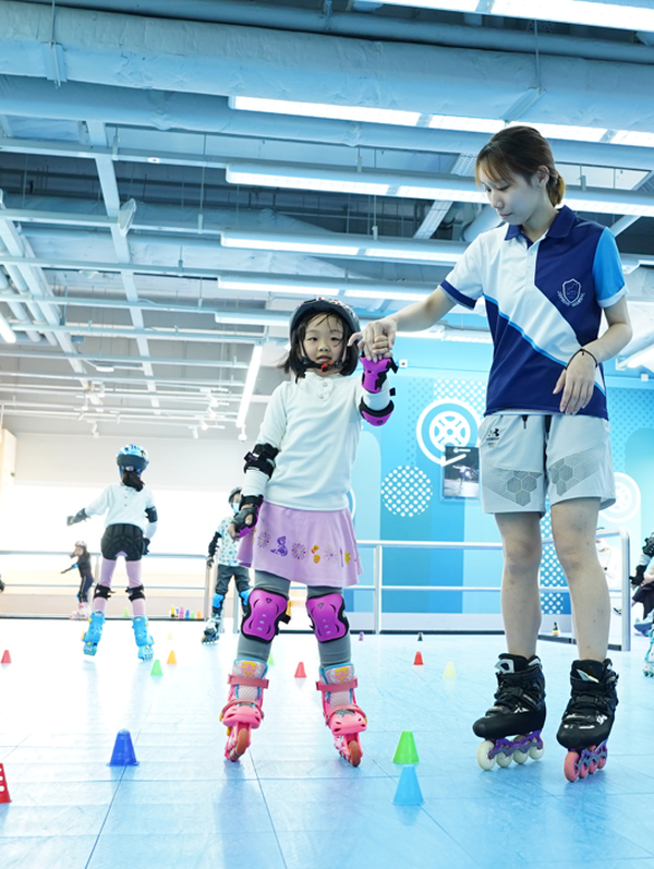 MegaBox 兒童滾軸溜冰體驗｜最大室內滾軸溜冰學校 超過兩萬呎面積｜獨家低至6折 (需兩天前預約)