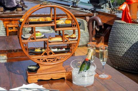 張保仔號體驗之旅｜登上維港傳統中式帆船 享用二人下午茶｜Aqua Luna餐廳主理 10款中西美點（需3個工作天前預訂）