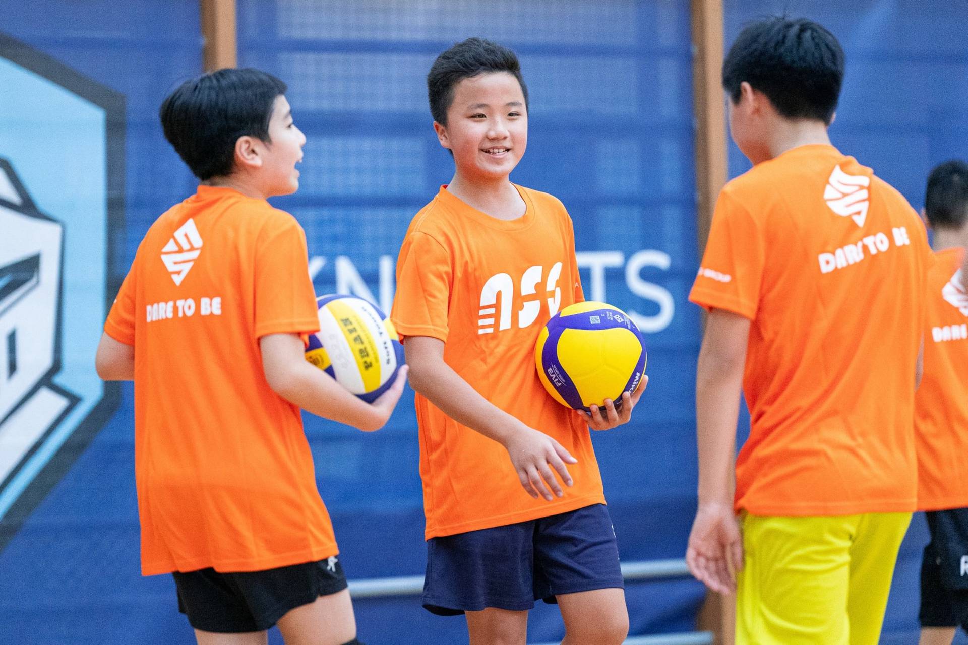 adidas x ASG暑期排球營暨挑戰盃 2025｜A. 全方位技巧｜6-14歲｜有不同程度可選 適合任何初學學員 及 已有最少6個月排球經驗學員｜早鳥83折 包球⾐、證書