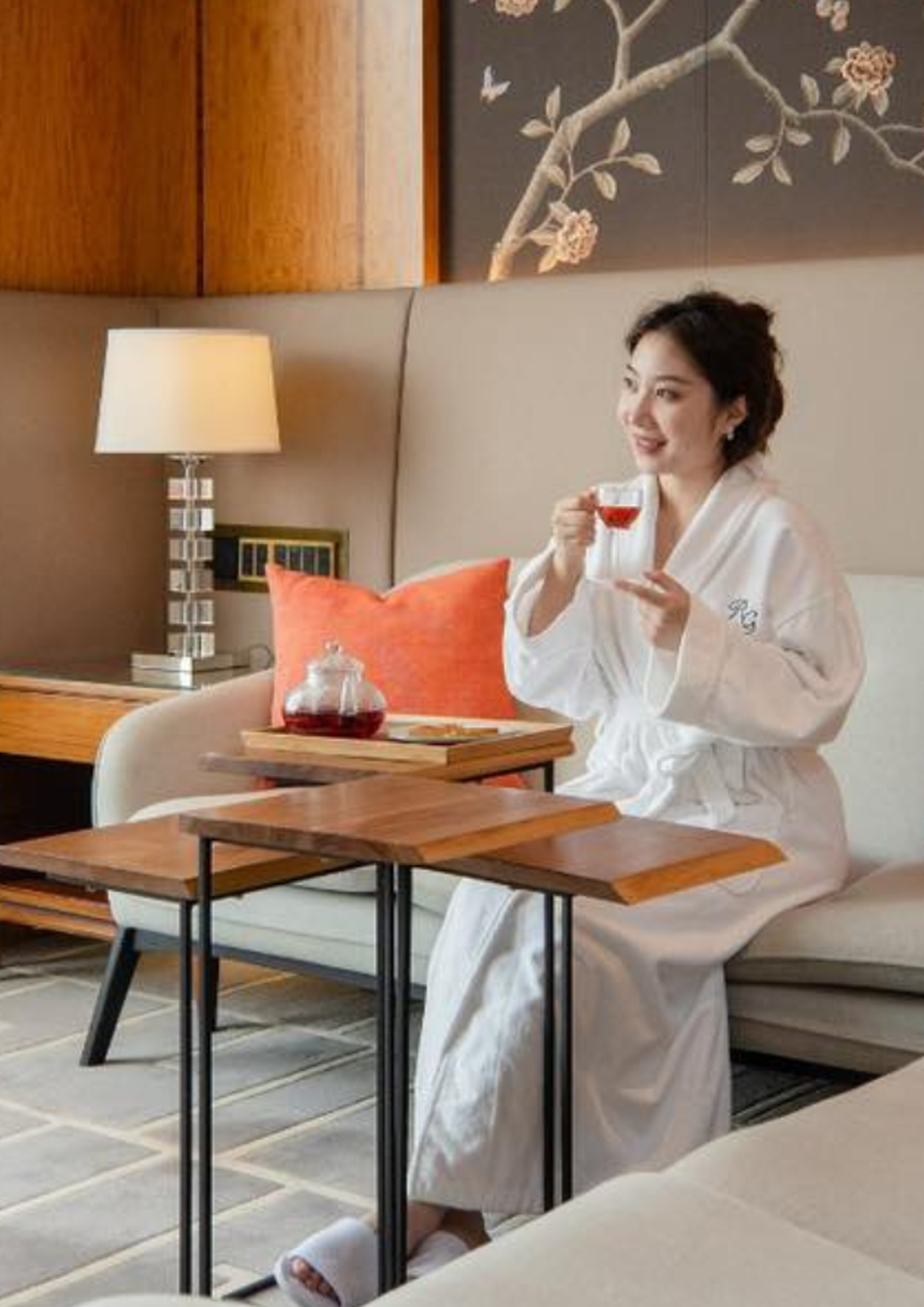 香港帝苑酒店 按摩及SPA體驗 - Sky Club｜深層肌肉按摩、排毒按摩、面部護理｜包下午茶套餐｜送帝苑酒店蝴蝶酥｜ 尖沙咀