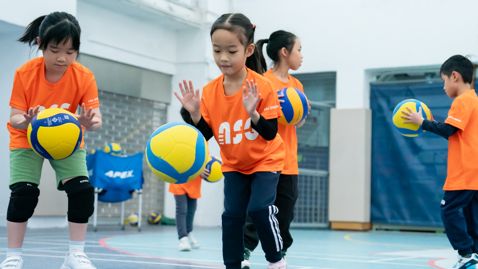 adidas x ASG暑期排球營暨挑戰盃 2025｜A. 全方位技巧｜6-14歲｜有不同程度可選 適合任何初學學員 及 已有最少6個月排球經驗學員｜早鳥83折 包球⾐、證書