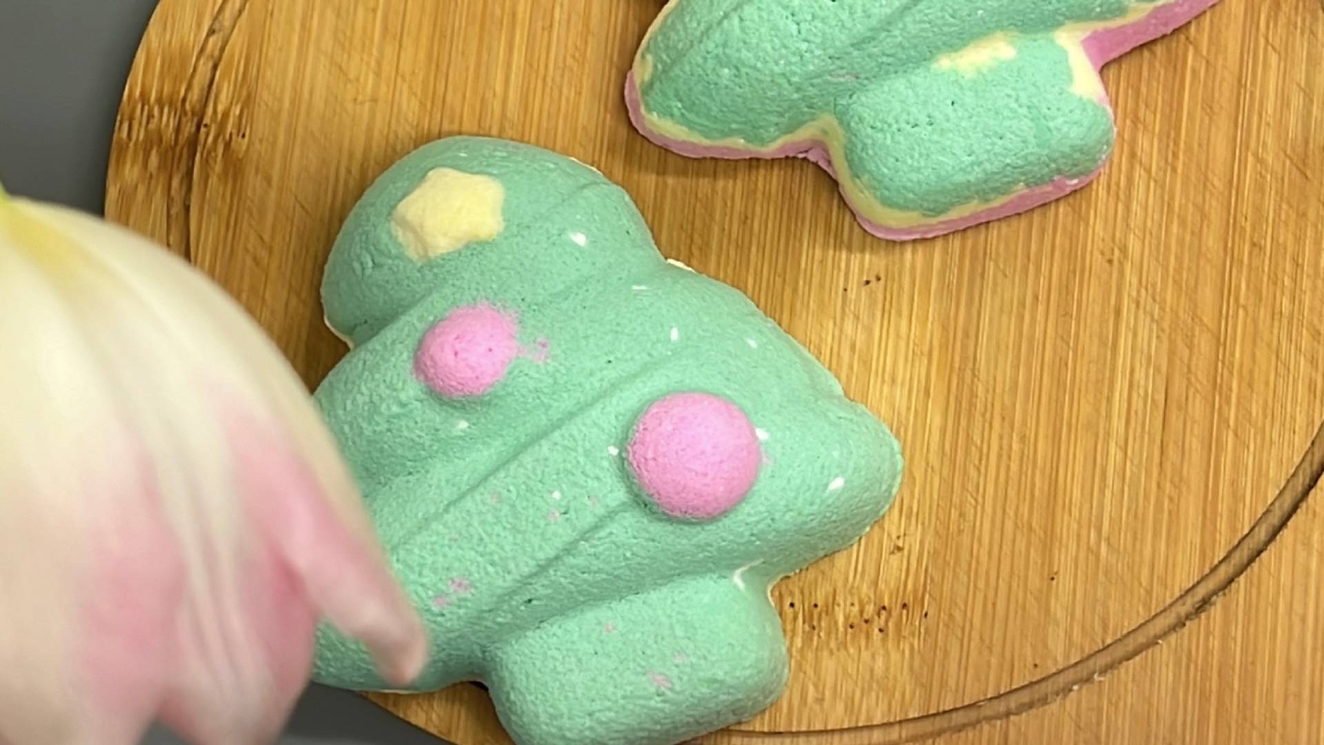 WAAFAACII PMQ工作坊 -聖誕樹造型泡泡彈